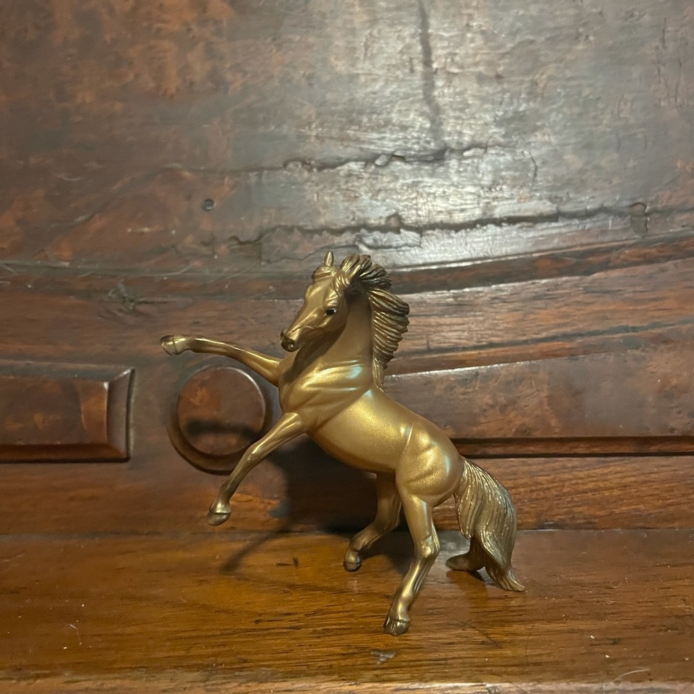 Breyer Gold mustang Spirit blind bag chase model